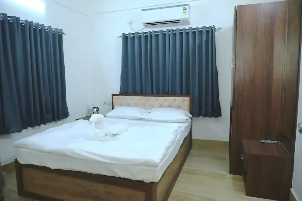 Aashhiana Guest House Entire 2BHK Service Apartments, Kolkata