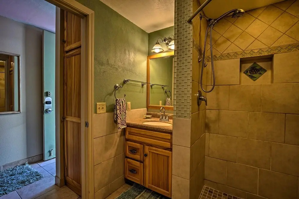 Kailua Studio w/ Pool Access & Garden Views!