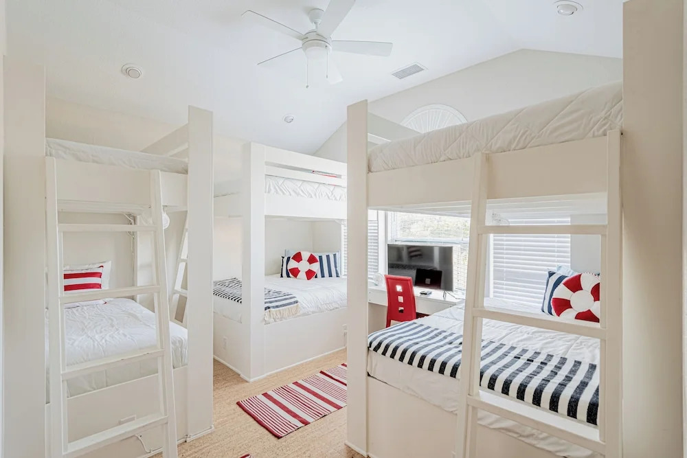 New Big Blue - Waterfront w Private Pool