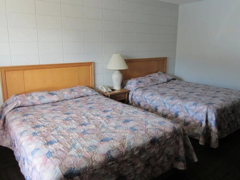 Camelot Court Motel
