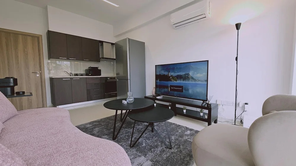 104 NIC - 102 Stay Cosmo City Suite
