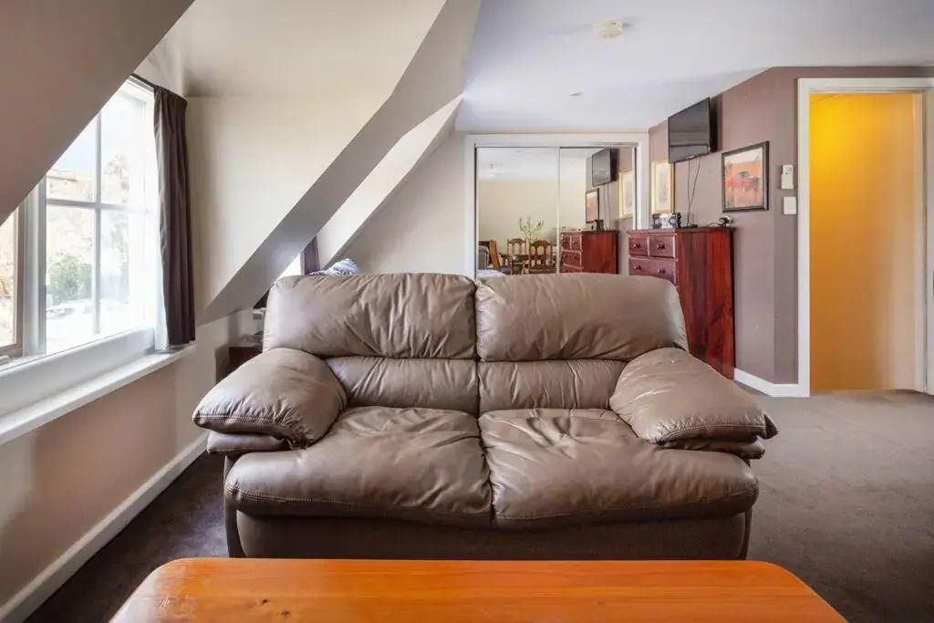 Upstairs Studio Apartment with street access
