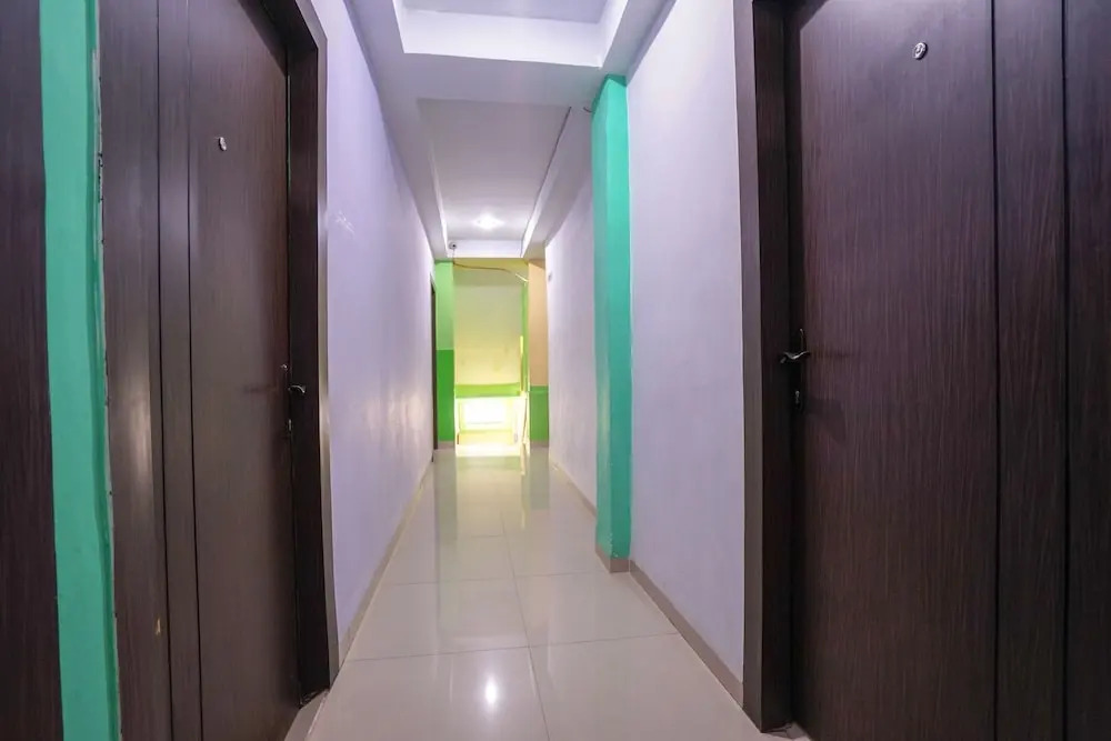 OYO 1495 Hotel Lendosis