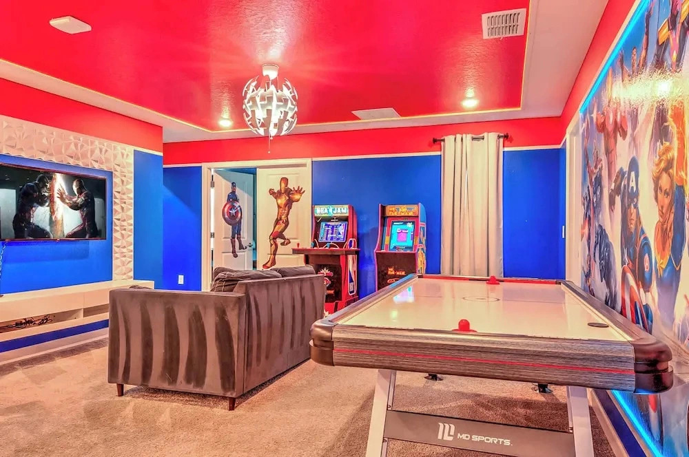 Family-friendly House With Private Pool & Game Room