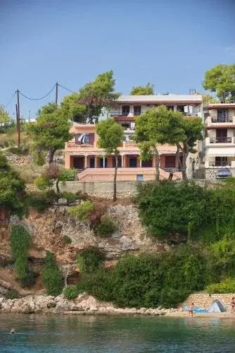 Rooms Apostolis