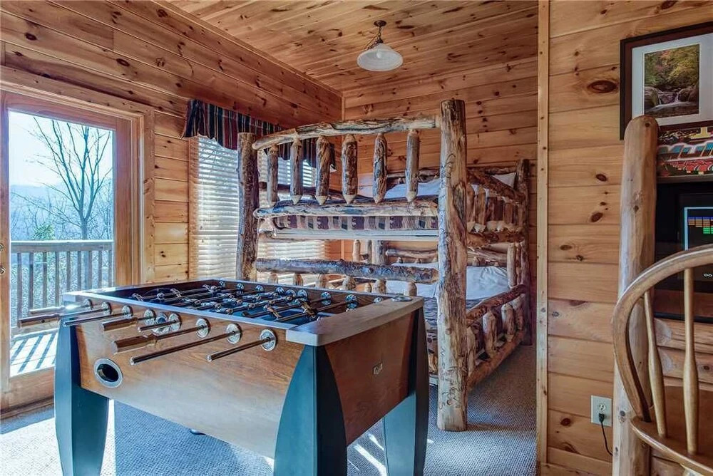 Aspens Envy 4 Bedroom Home with Mountain View