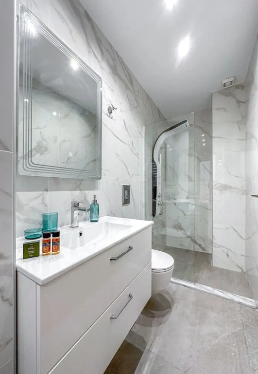 LIV - Modern Spacious Apartment in Gazi