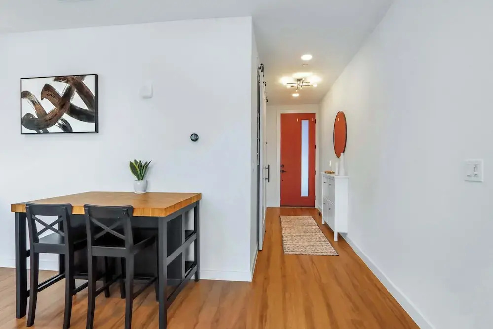 Creekside Modern Condo for 4