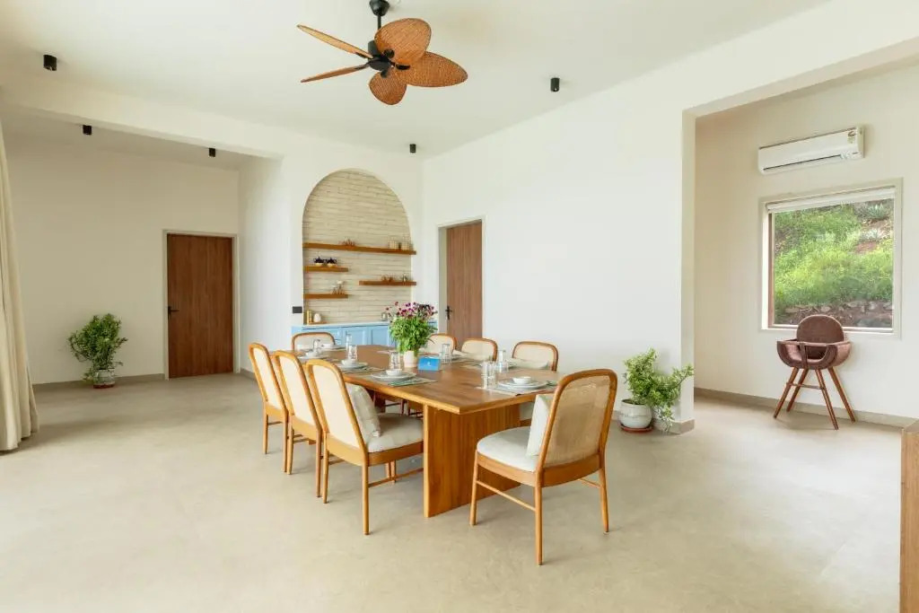 SaffronStays Aurum Villa, Moringa Valley - 3BR hilltop villa with Aravalli views, bonfire & trails near Lake Pichola