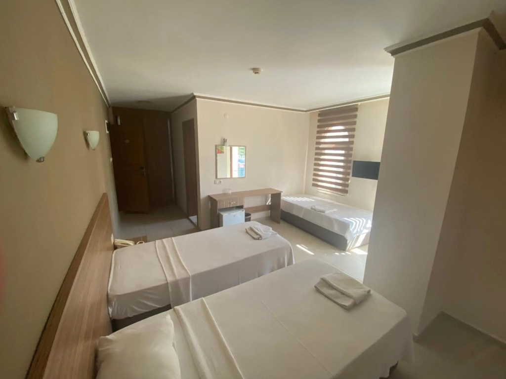 Astoria Life Hotel