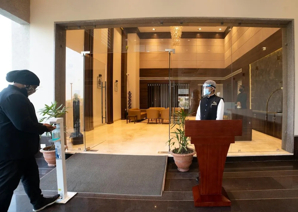 HOTEL RAJHANS ABHINANDAN