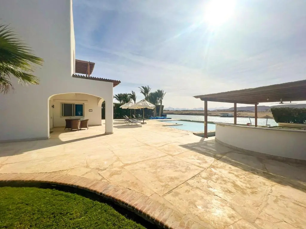 Luxury 4 bedroom villa with a heated pool