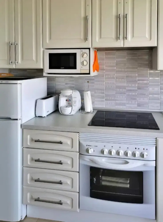 Las Americas Best-suite - Large Apartment With View, Garden and Swimming Pool