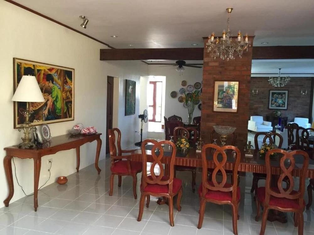 Casa Roces