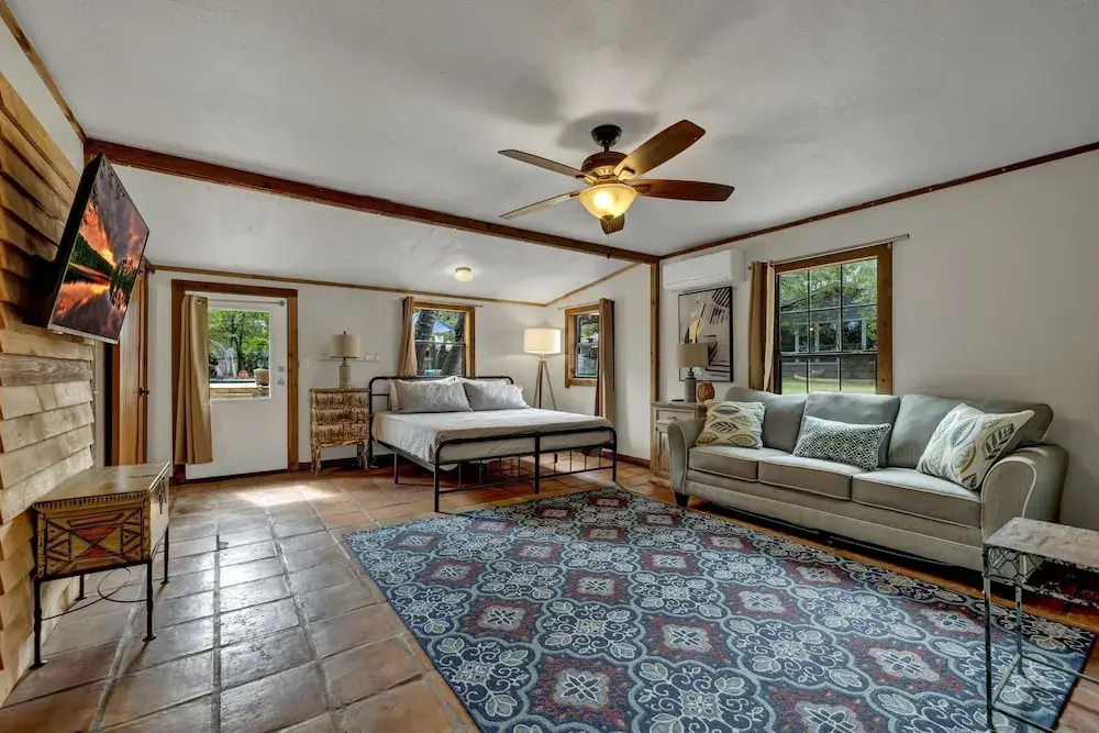 Terracotta Oasis - Wimberley for 30 Guests