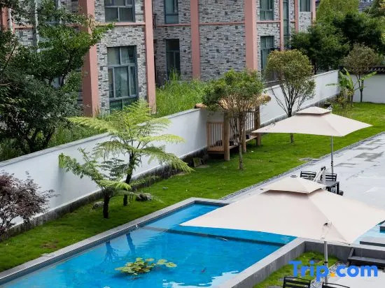 Tengchong Wonderlan Jibian Sanshe • Garden Mountain View Hot Spring • Villa Boutique Stay