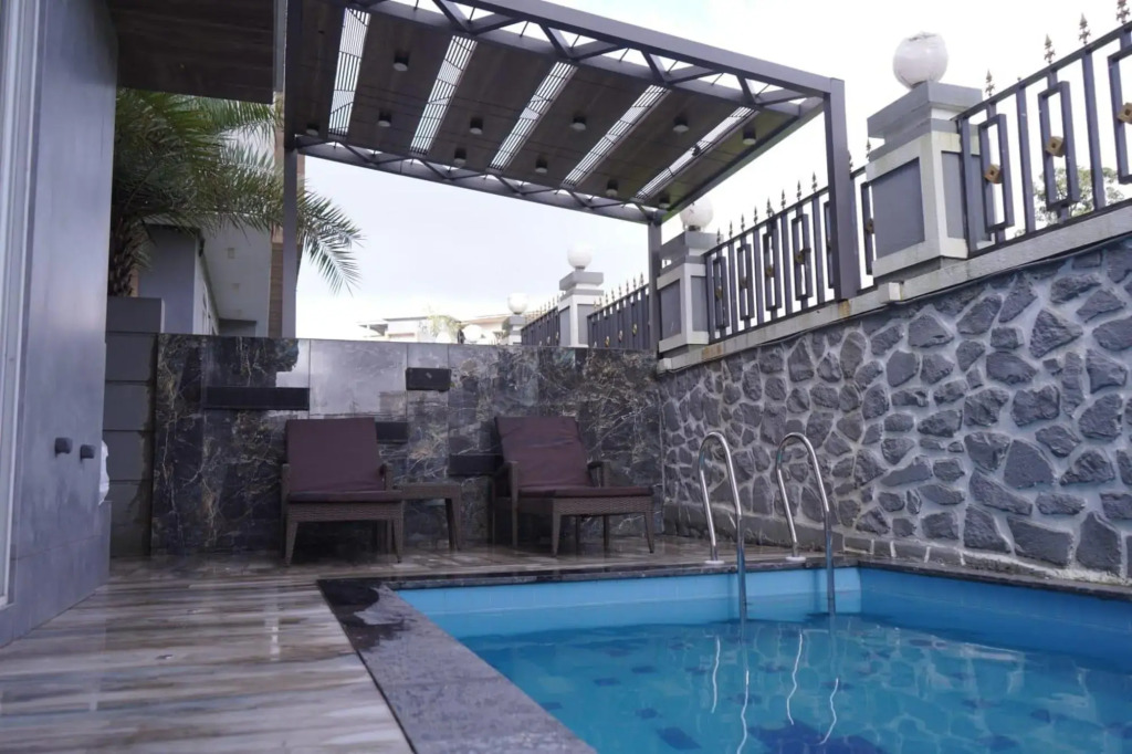 Stay 5 Villas