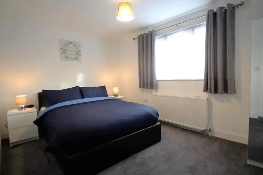 Exquisite 3 Bed apartment near Heathrow