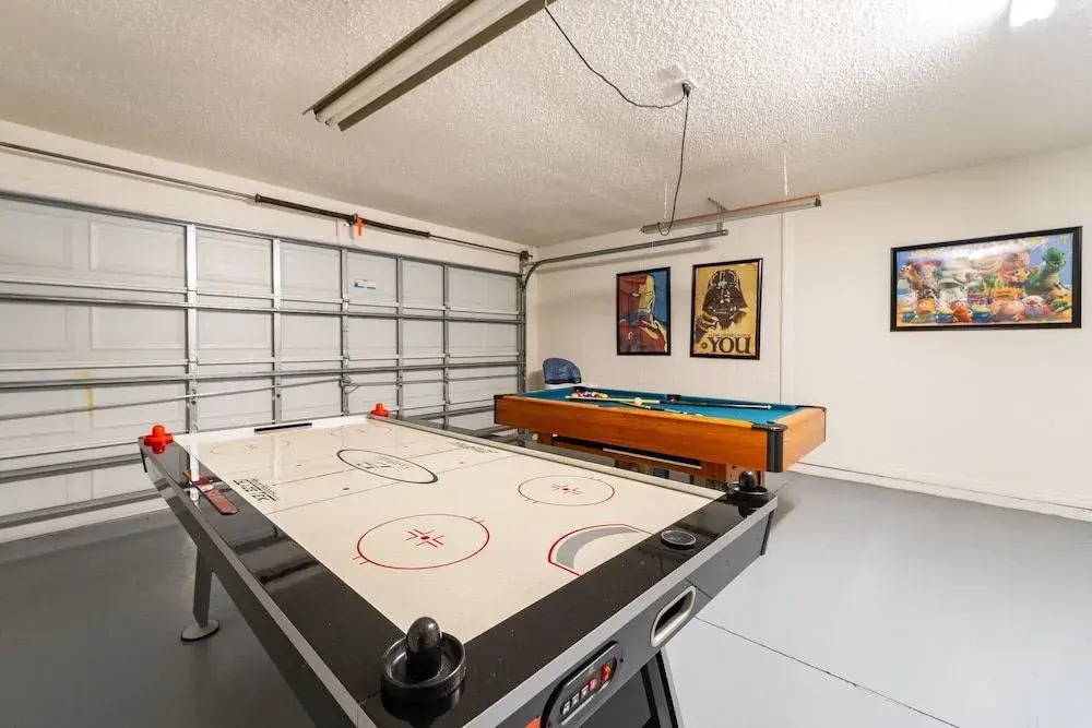 Family-friendly Pool Home Spa Games Room 87217