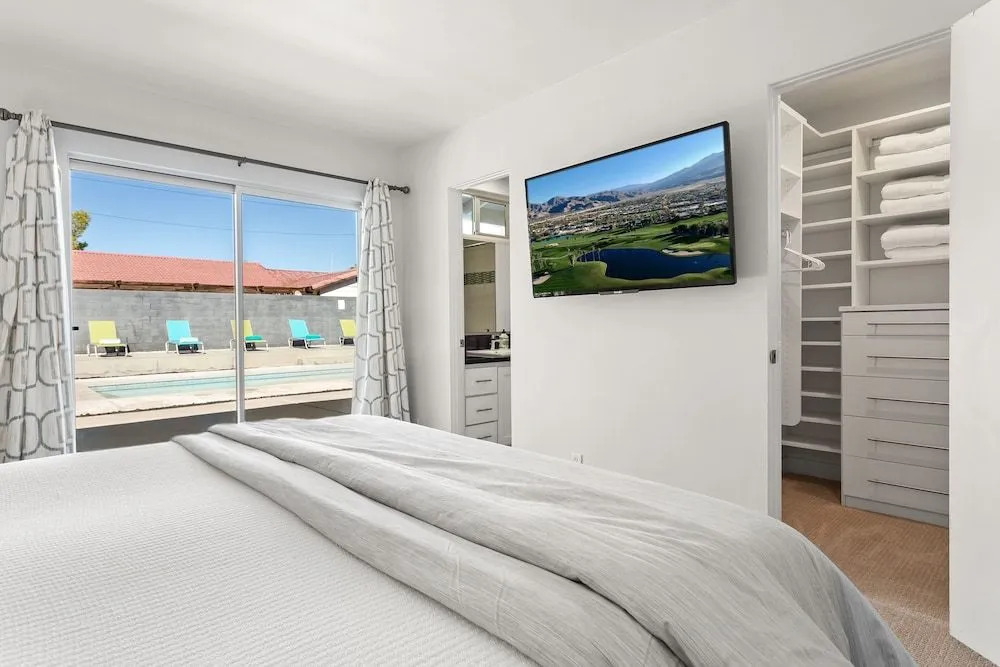 Palm Springs Life 3 Bedroom Home by RedAwning