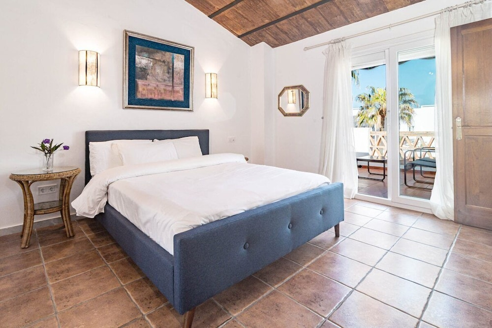 PG9 - Andalucian 3-story Townhouse Near Estepona