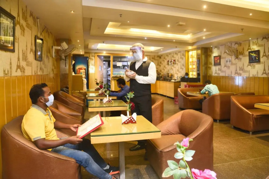 Aman Continental With Restaurant - 5Mins from Connaught Place ,Railway Station & Metro