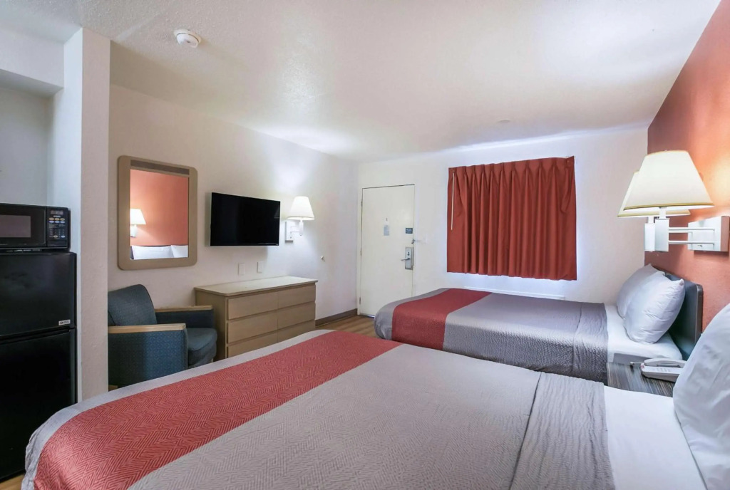 Motel 6-Dothan, AL