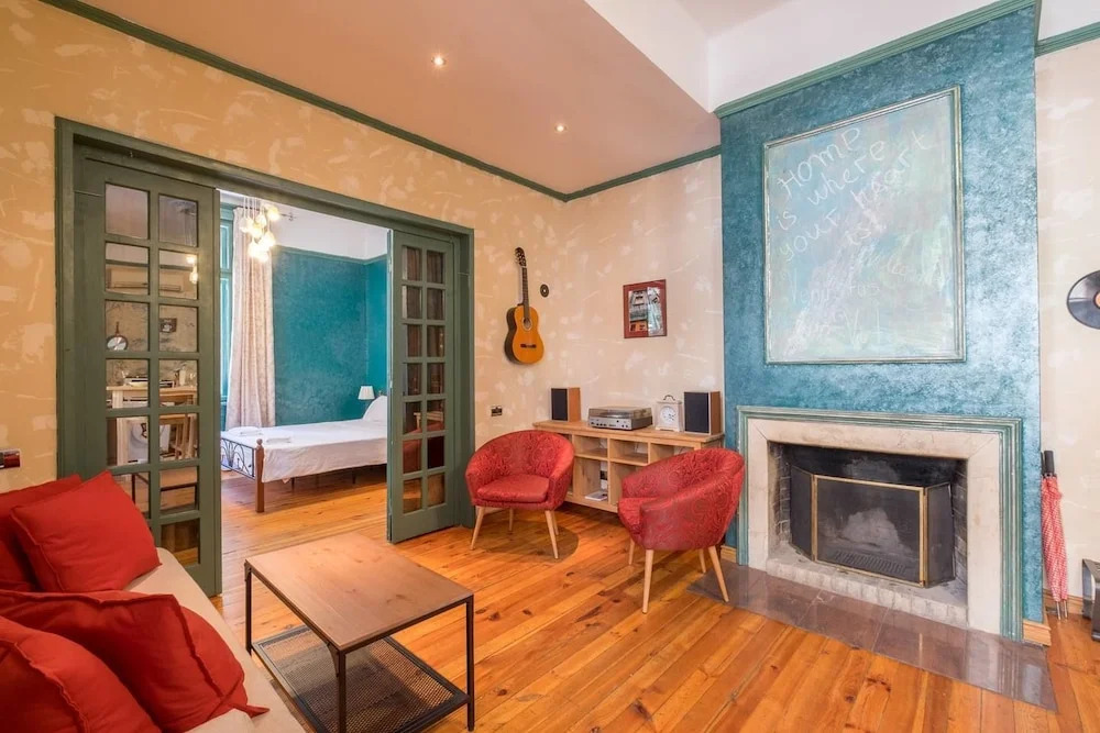 Quintessentially - Uniquely Designed & Central