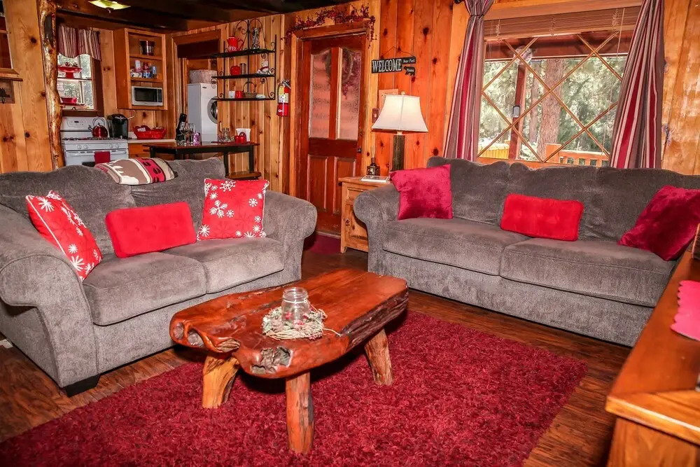 Little Bear Hug - 1 Br home by RedAwning