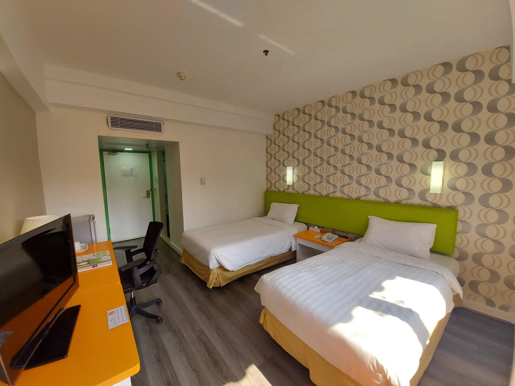 Silvermine Beach Resort
