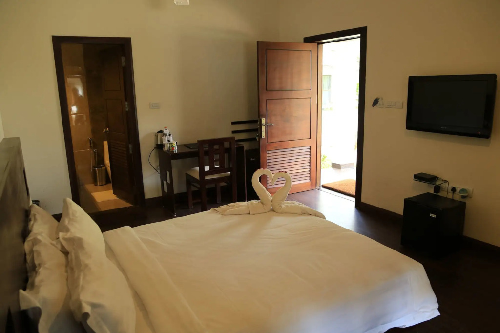 Deshadan Backwater Resort - The best sunrise view