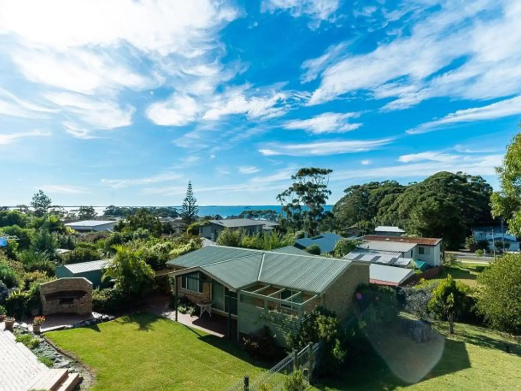 Daybreak by Experience Jervis Bay