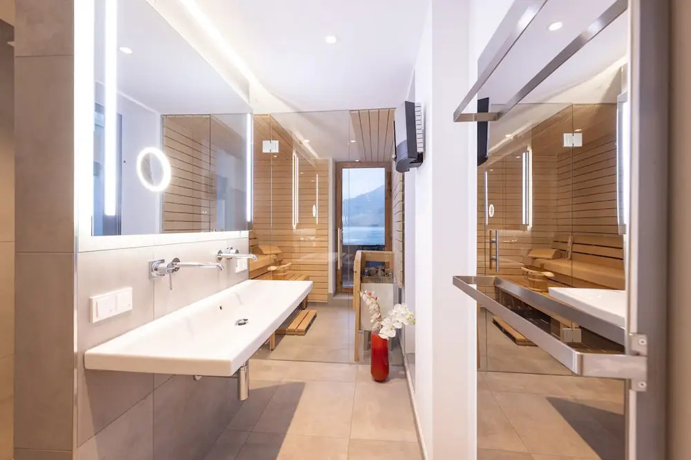 Lakefront Suite 148