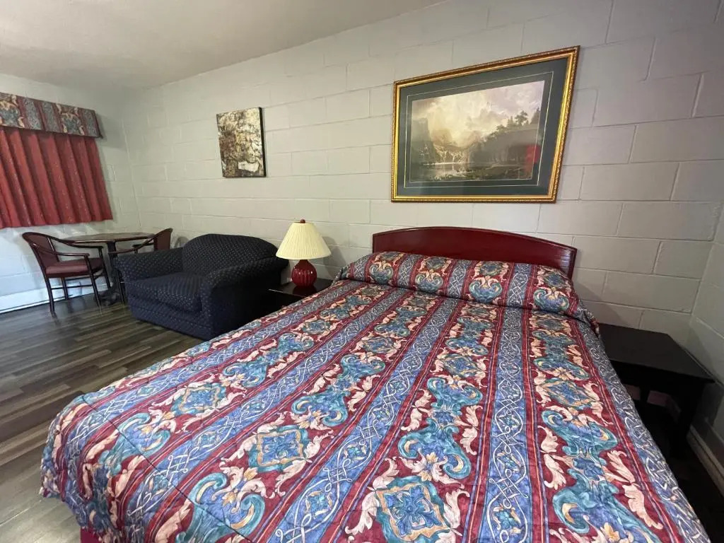Arrow Lake Motel