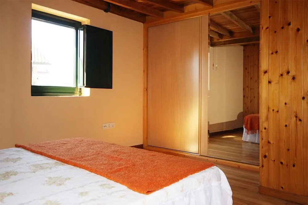 House - 3 Bedrooms - 102074