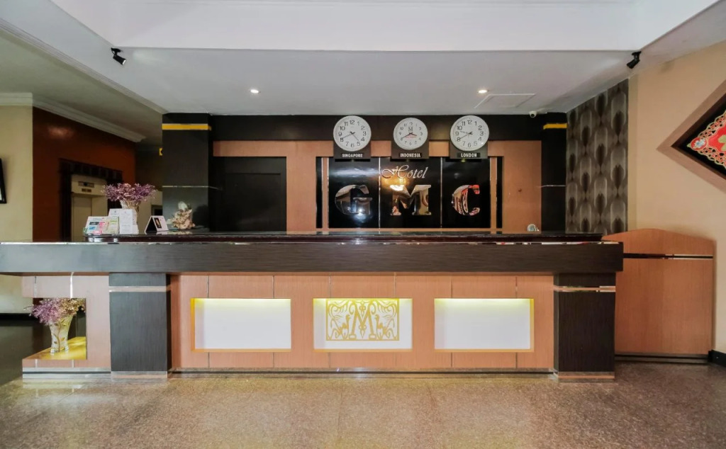 RedDoorz Plus near Depati Amir Airport