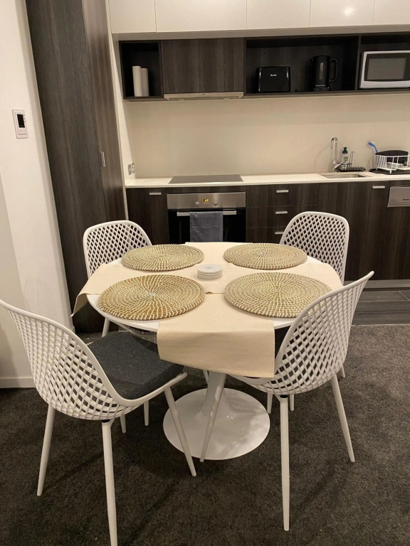 Modern, Quiet 1 Bed Apt on Fitzroy St, Opposite Albert Park