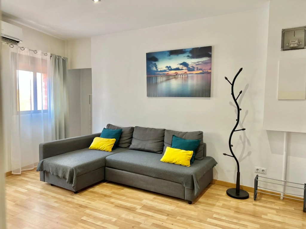 Comfortable renovated flat, WiFi!