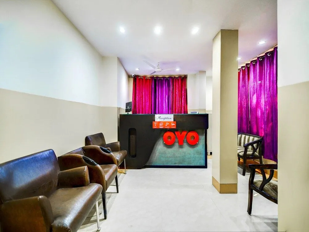 OYO 28461 Townhouse Royal Stay Inn