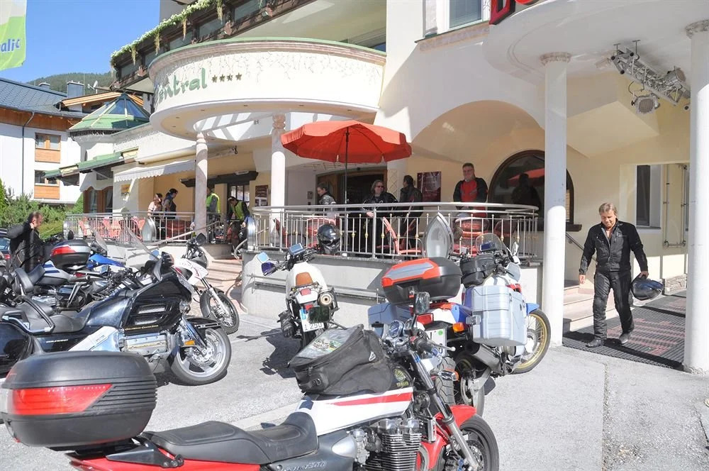 Hotel CENTRAL Bar & Restaurant