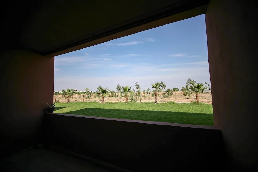 Appartement neuf, entouré de verdure + piscine
