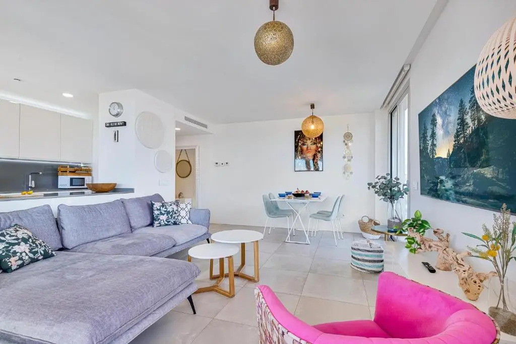 Lovely 3 bedroom apartment next to higueron area.