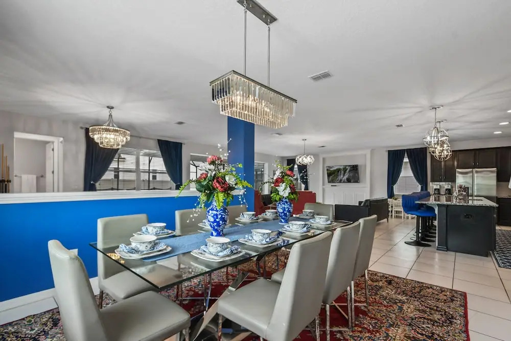 Ultimate 9-Bed Luxury Retreat - Movie Theater, Game Room, Pool, Spa & Themed Bedrooms in Resort Paradise