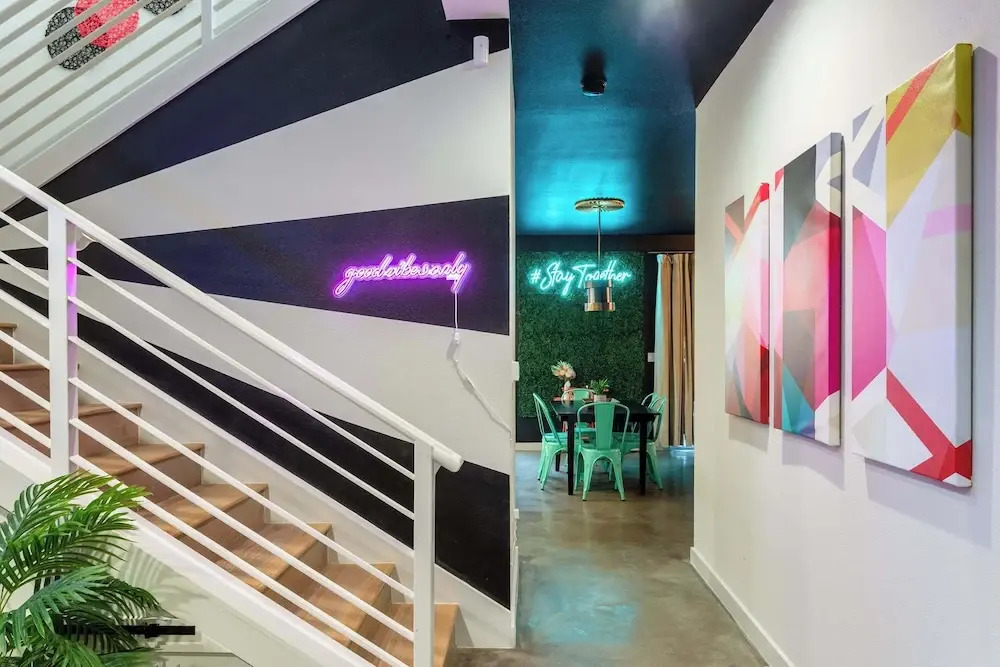 Upstay: Luxe Pool Retreat7 Min to Rainey St
