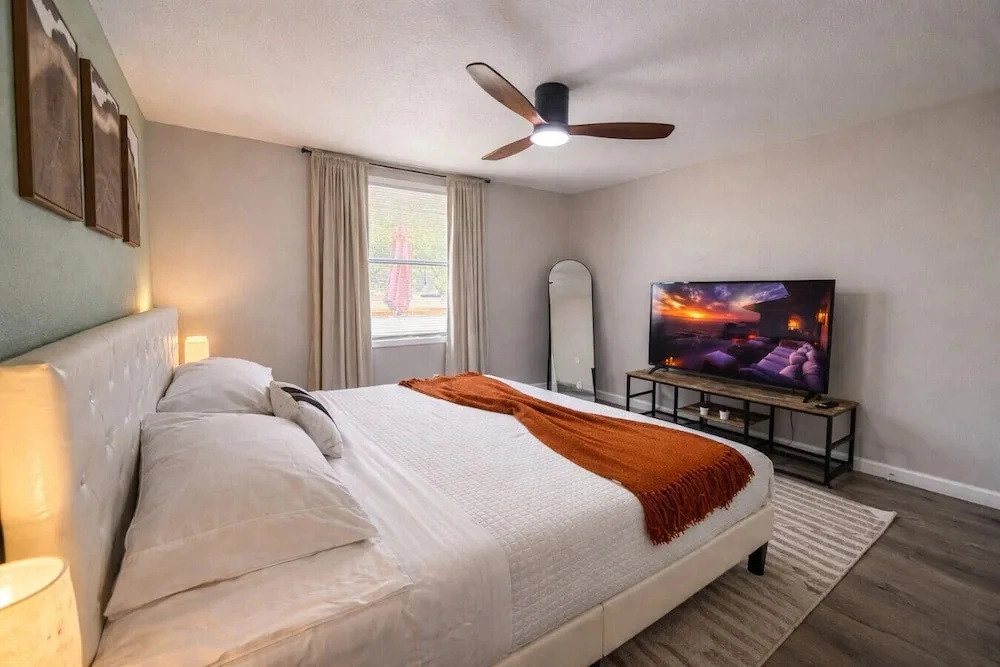 Cozy 1BR Apt - 6mi to Ft Moore