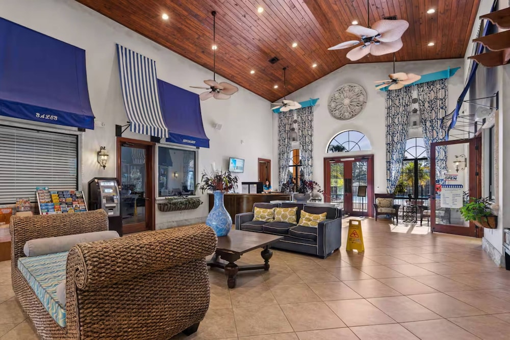 8960 Paradise Palms