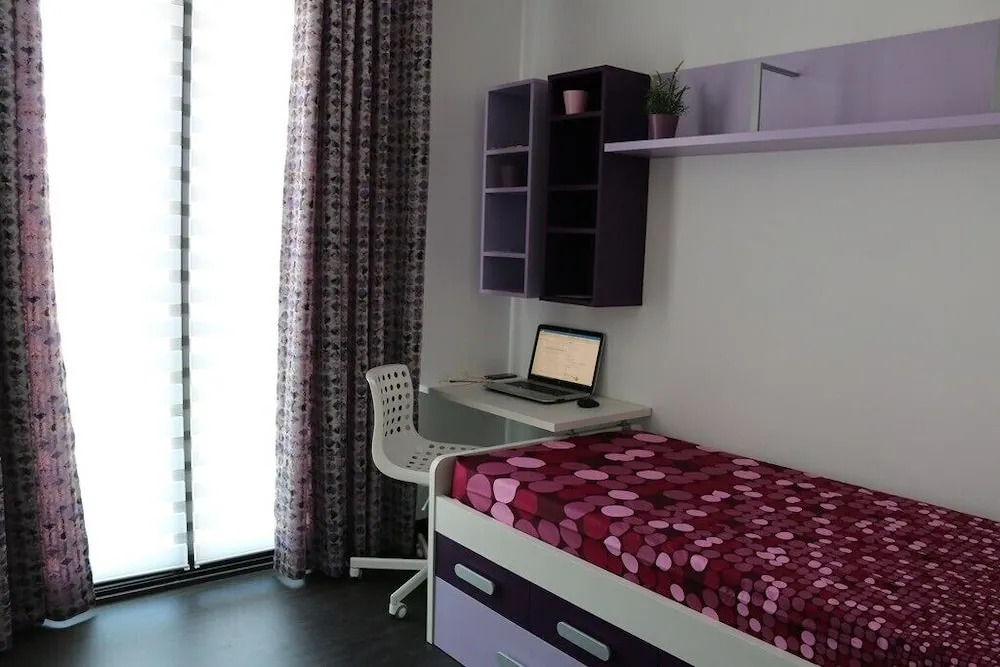 Villa con piscina Activa28