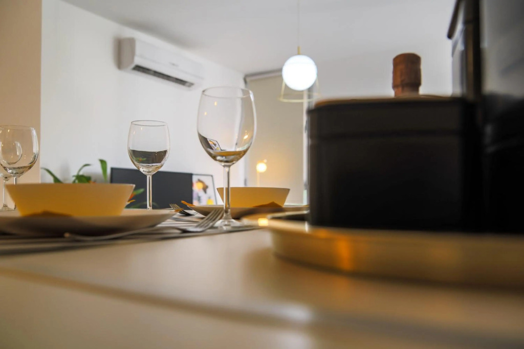 Phaedrus Living: City Luxury Flat Anemone 103