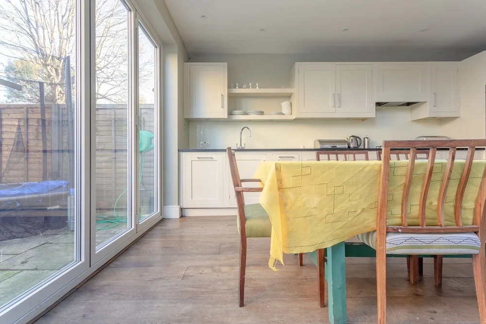 3 Bedroom Family Home in Shepherds Bush