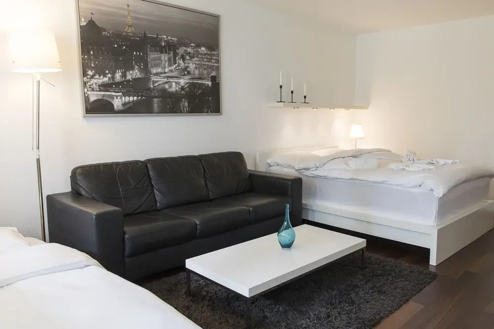 Stunning Modern Apartment with Pocket WiFi